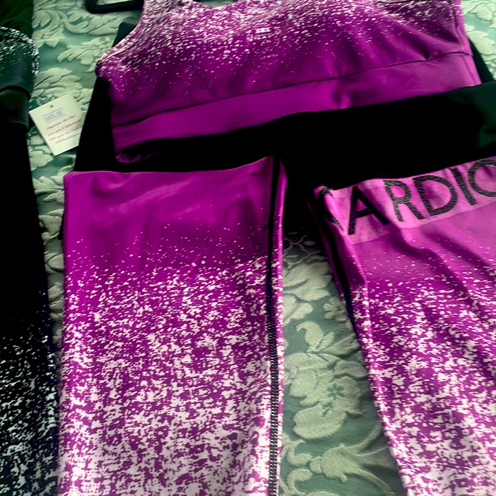 Cute Two piece workout set. Other colors are available upon request.